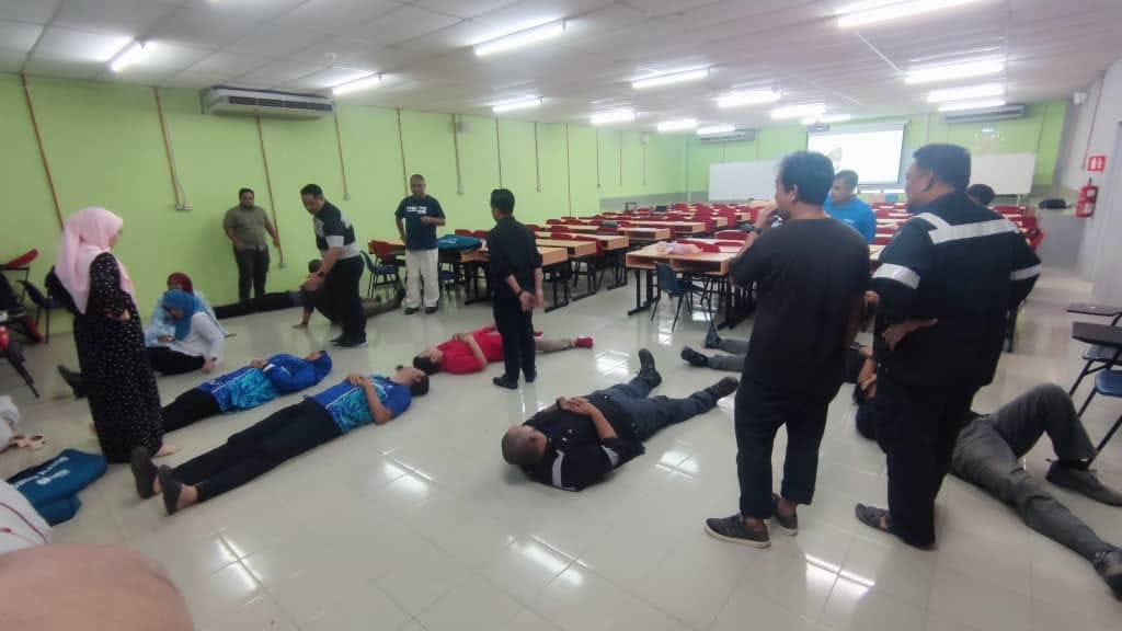 Kursus "Basic Occupational First Aid & CPR" anjuran JK KKP, FTKA dengan kerjasama PKU UMPSA yang telah diadakan pada 26 & 27 September 2023